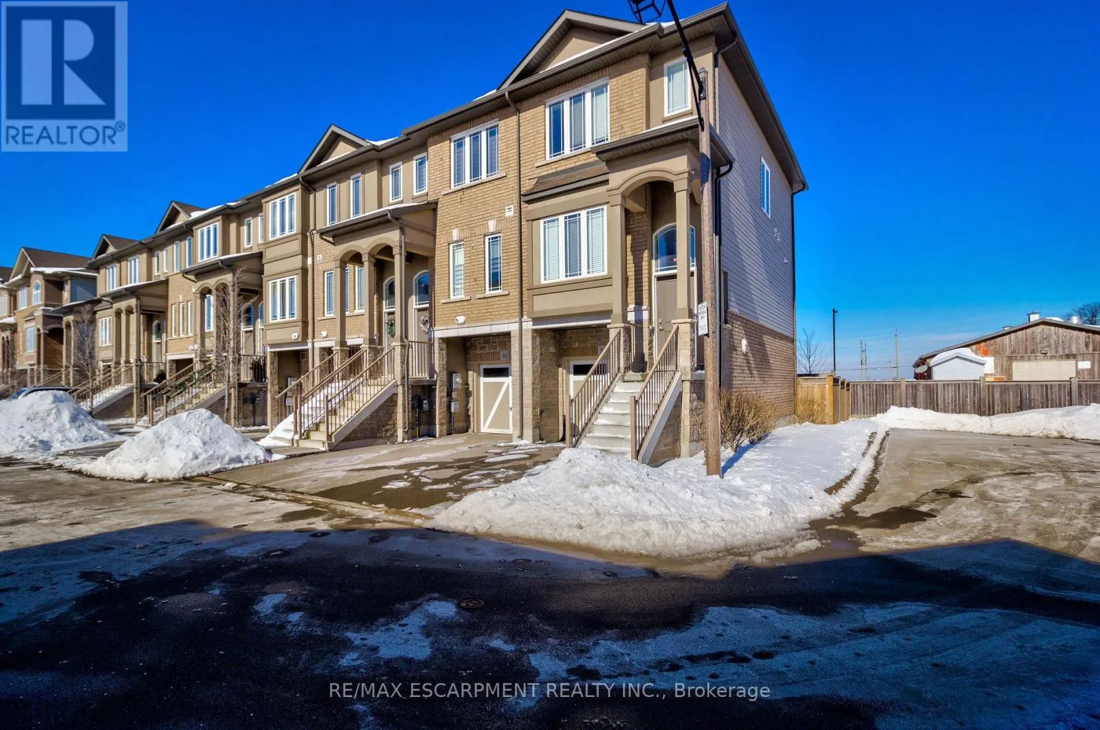 82 BLOOM CRESCENT
