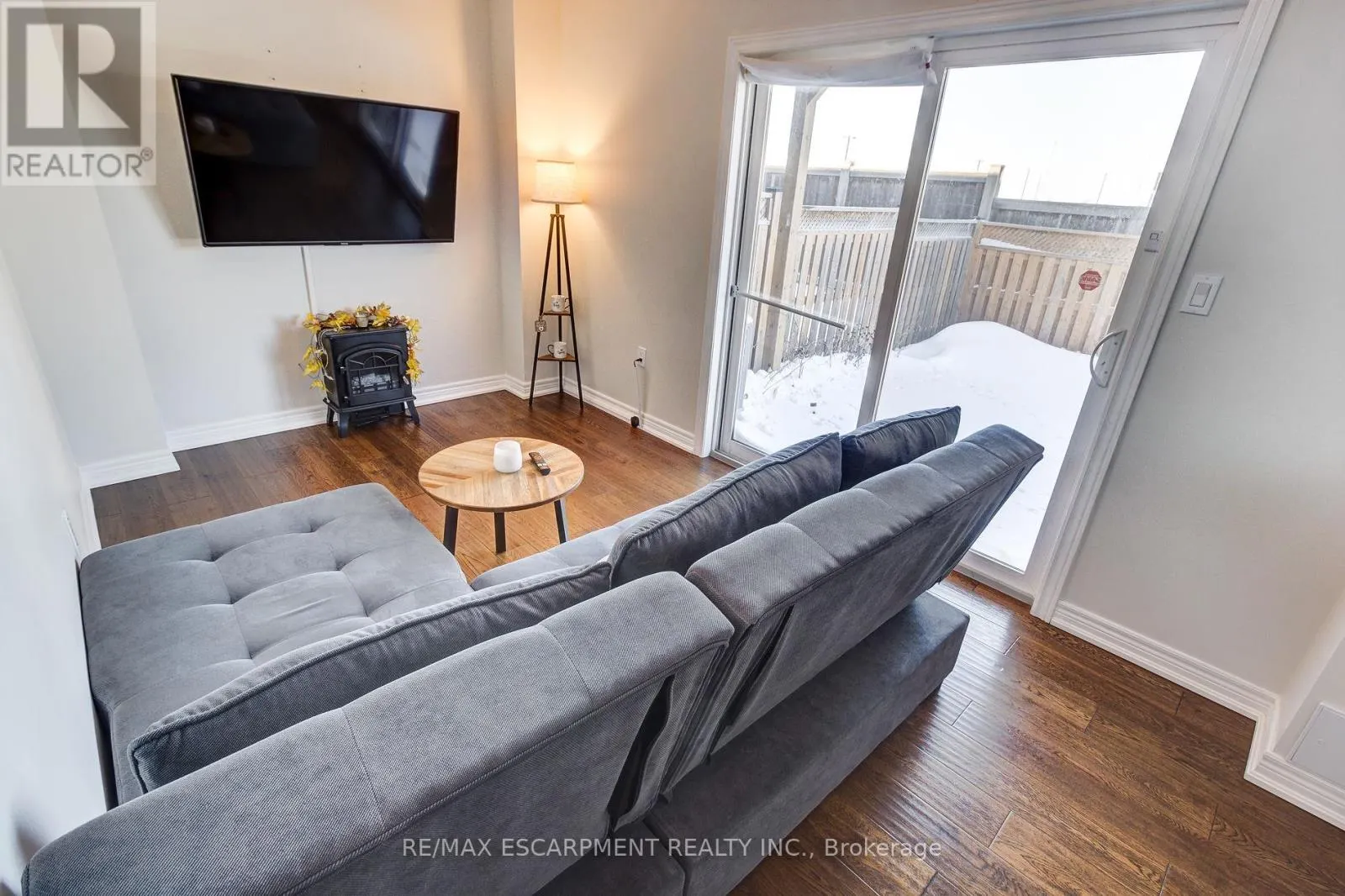 82 BLOOM CRESCENT