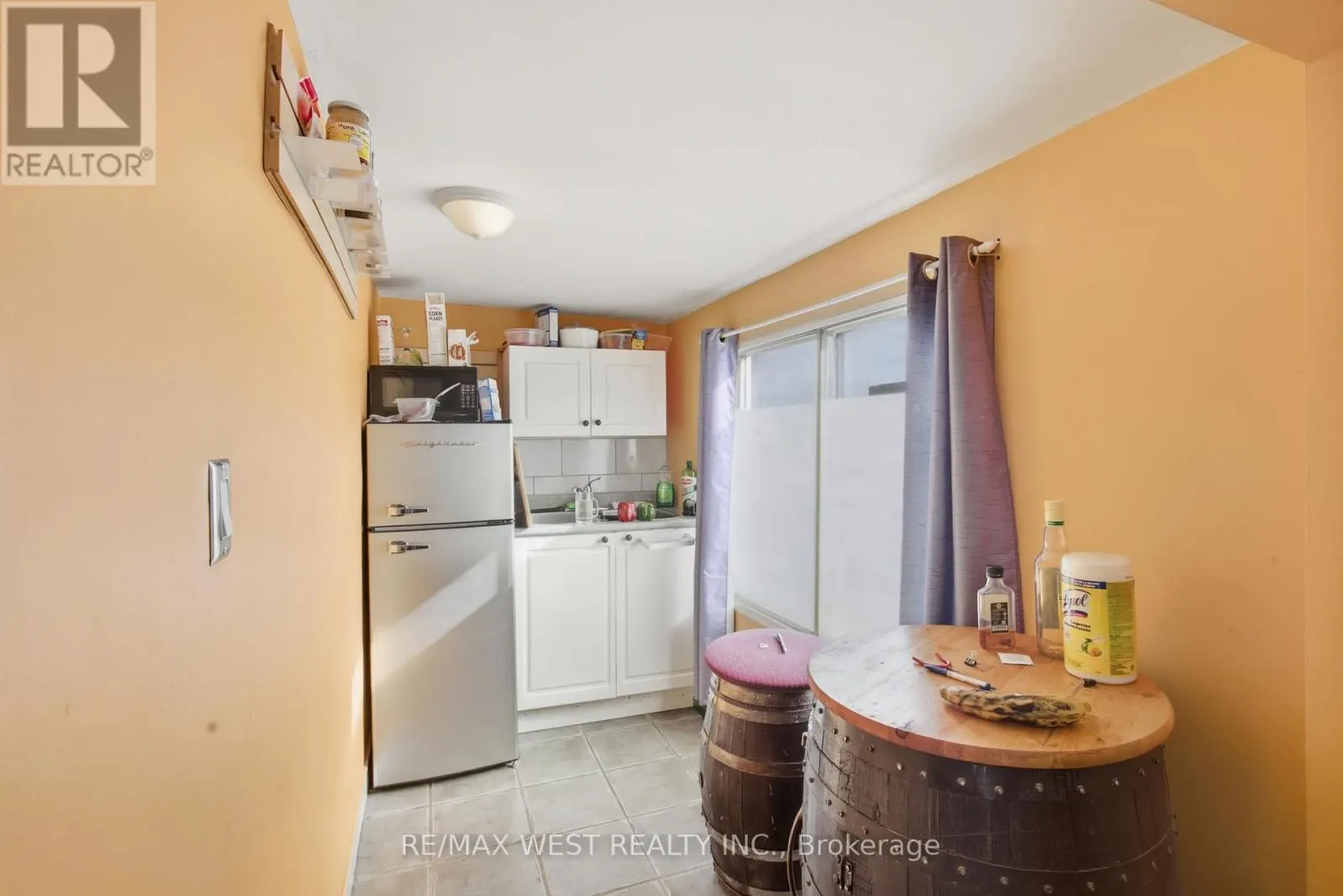 597 BARTON STREET E