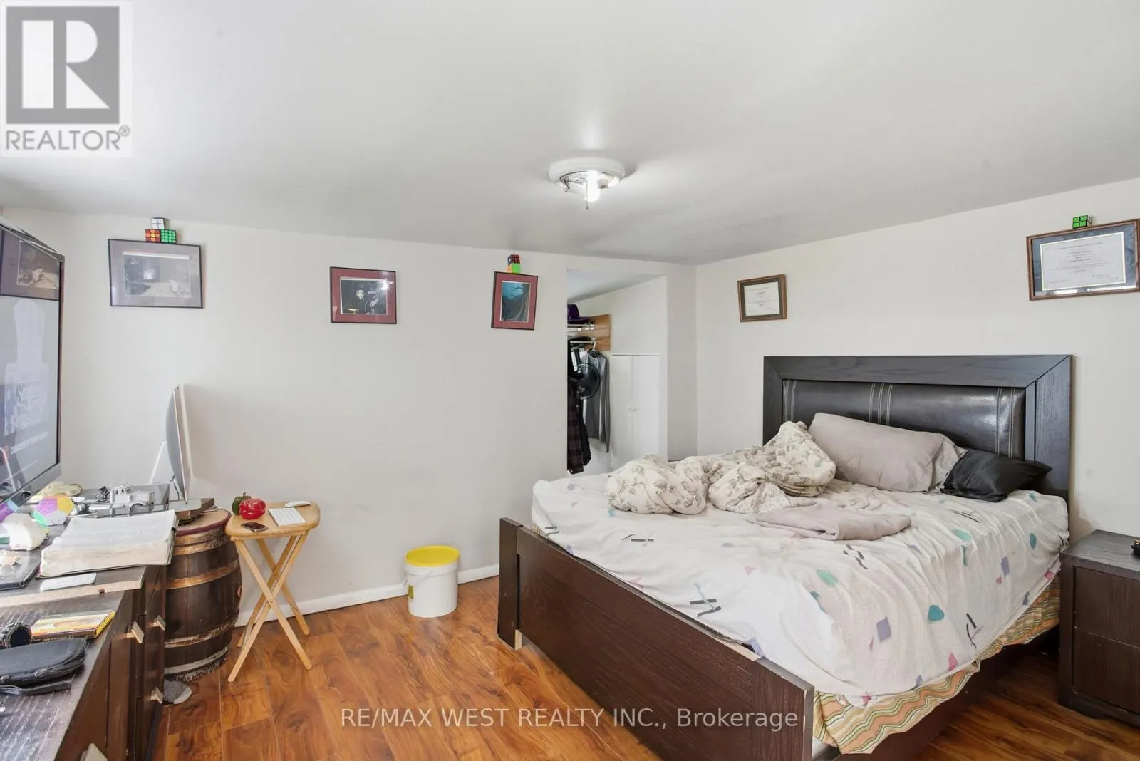 597 BARTON STREET E