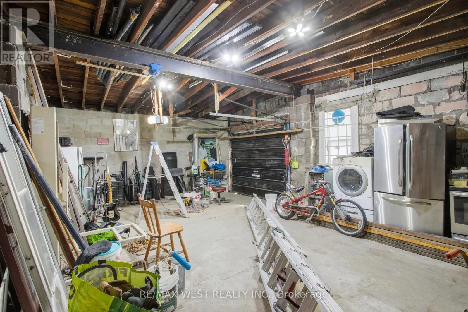 597 BARTON STREET E