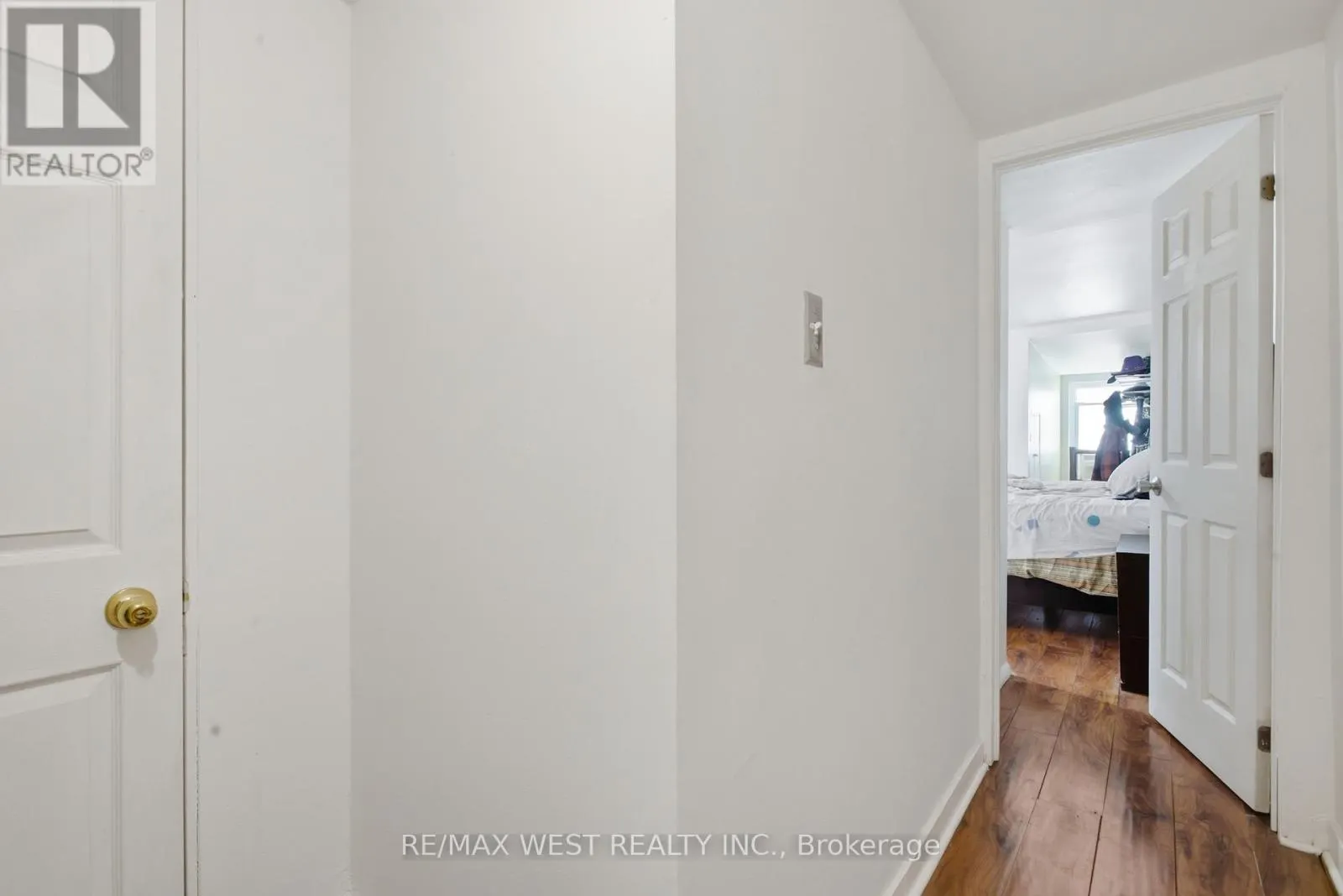 597 BARTON STREET E
