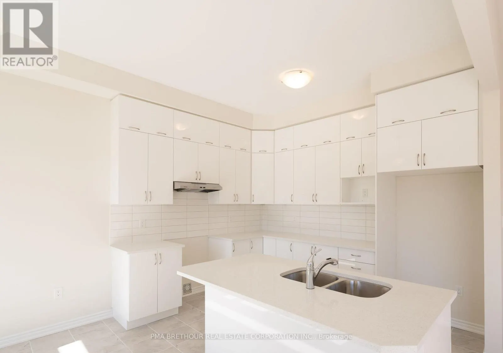 400 BEECHWOOD FOREST LANE