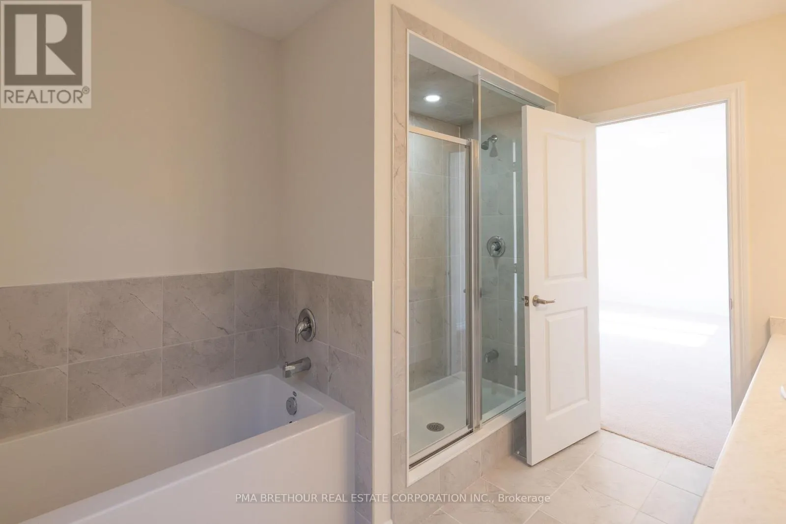 400 BEECHWOOD FOREST LANE