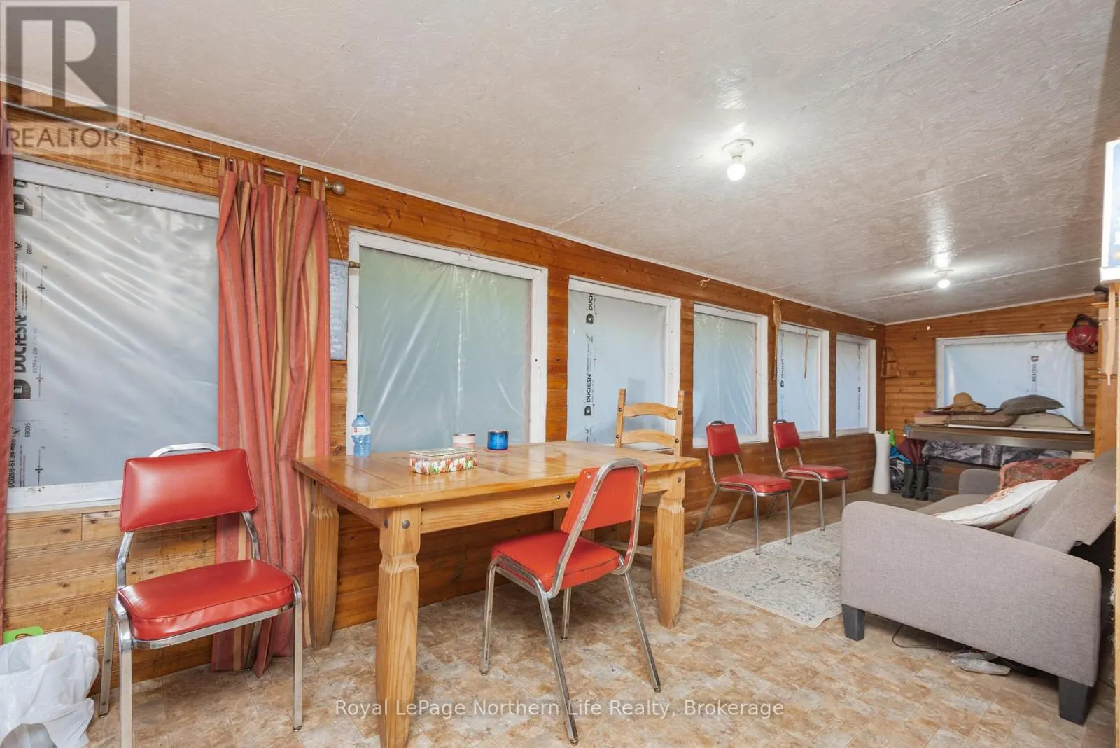 903 HIGHWAY 17 E