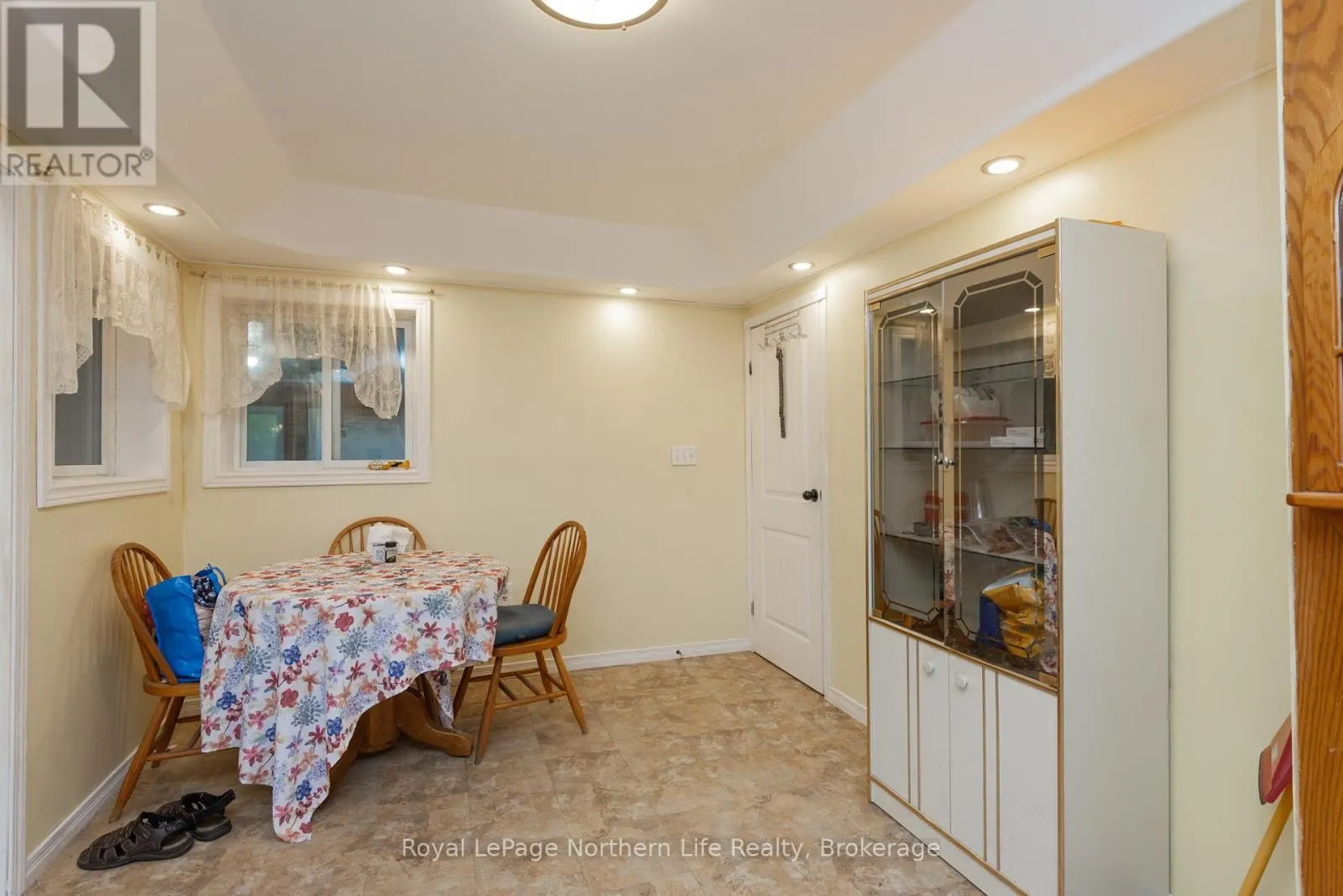 903 HIGHWAY 17 E
