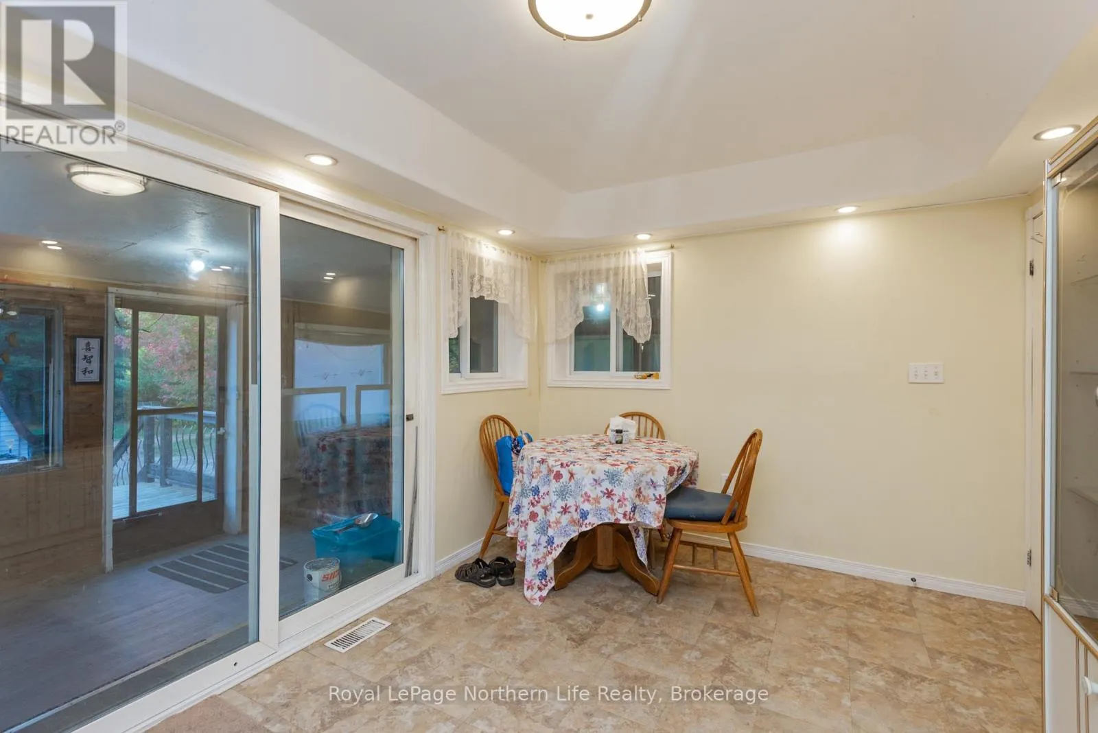 903 HIGHWAY 17 E