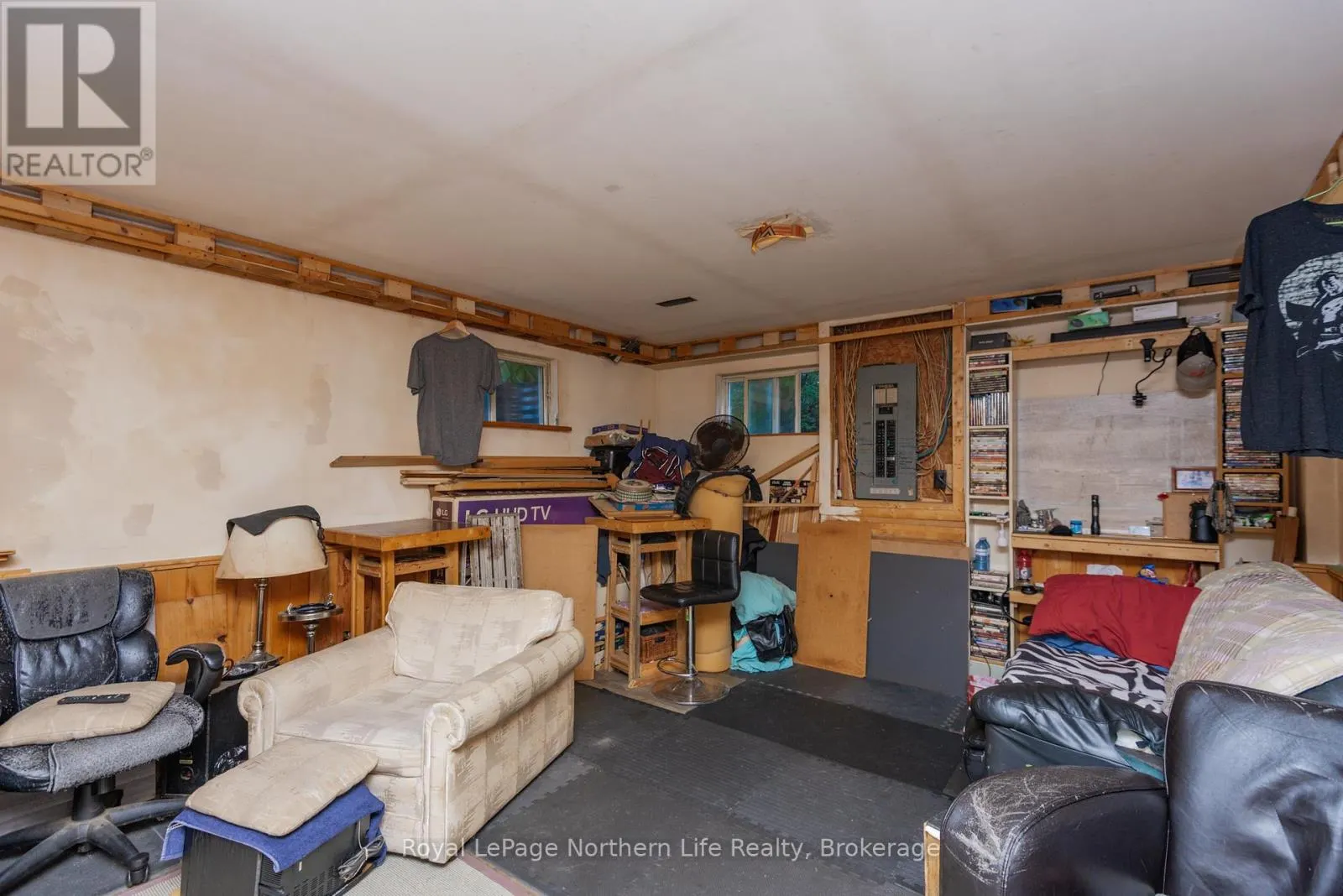 903 HIGHWAY 17 E