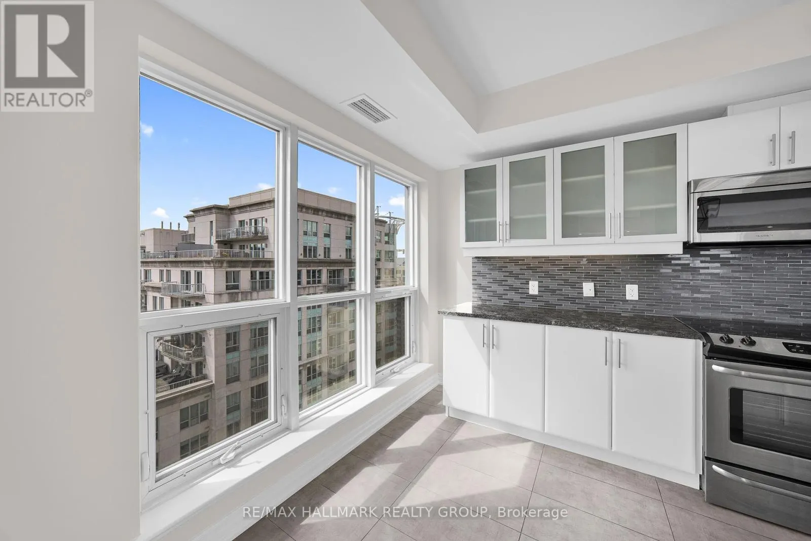 2501 - 195 BESSERER STREET