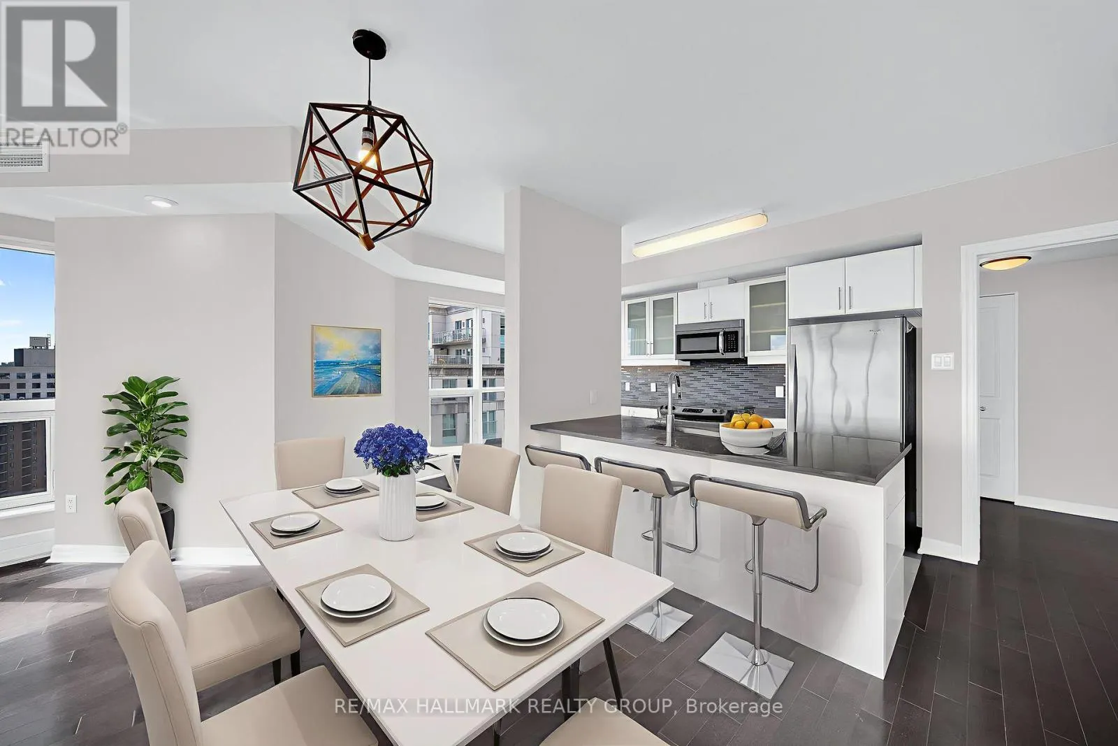 2501 - 195 BESSERER STREET