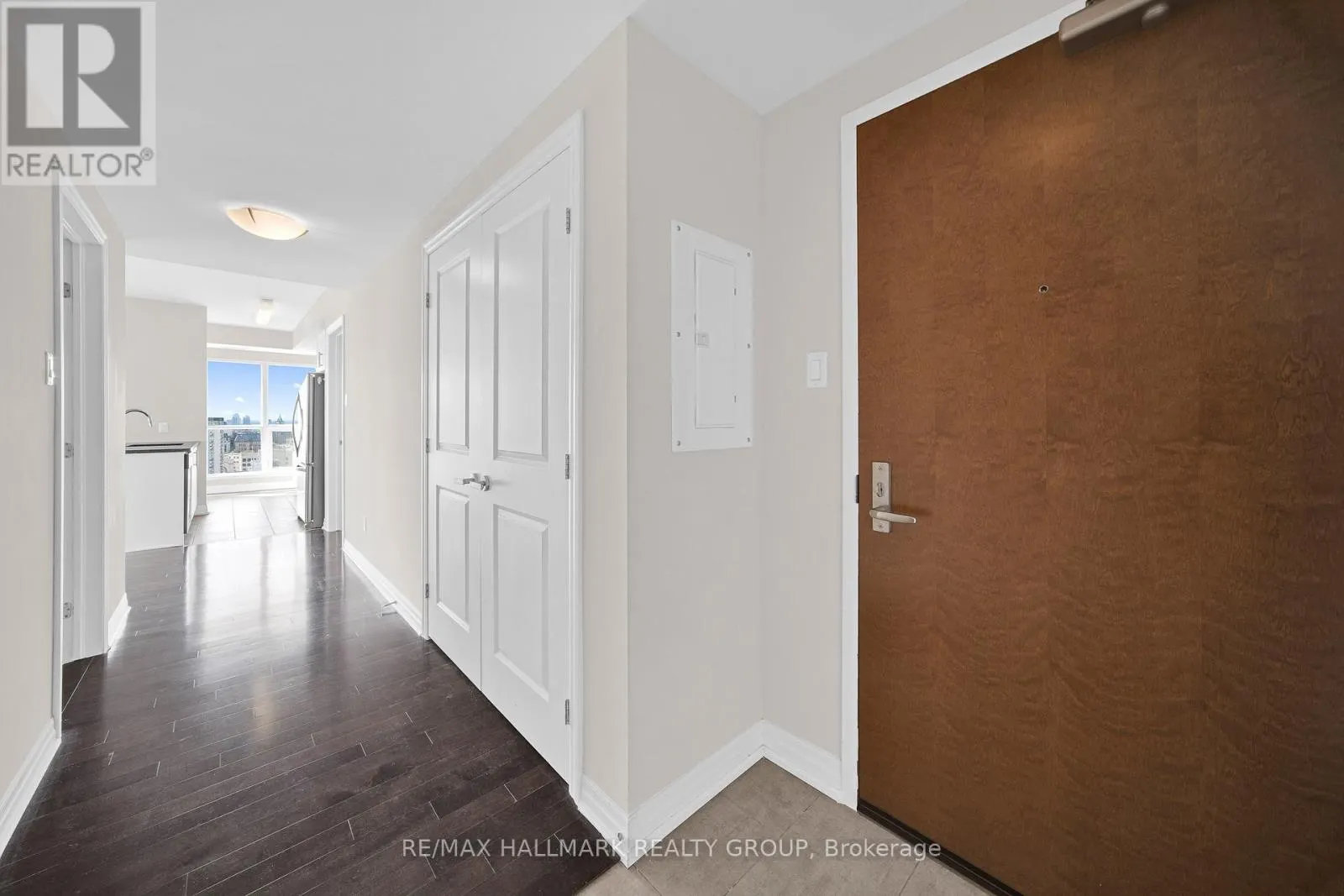 2501 - 195 BESSERER STREET