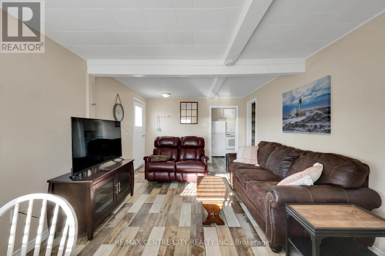 3143 COLIN STREET