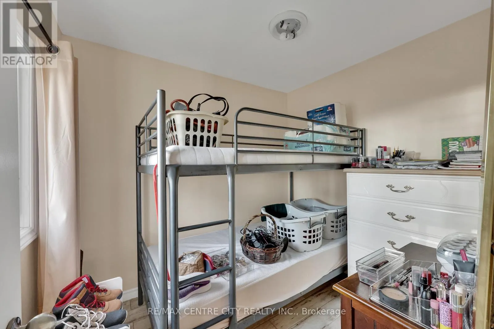 3143 COLIN STREET