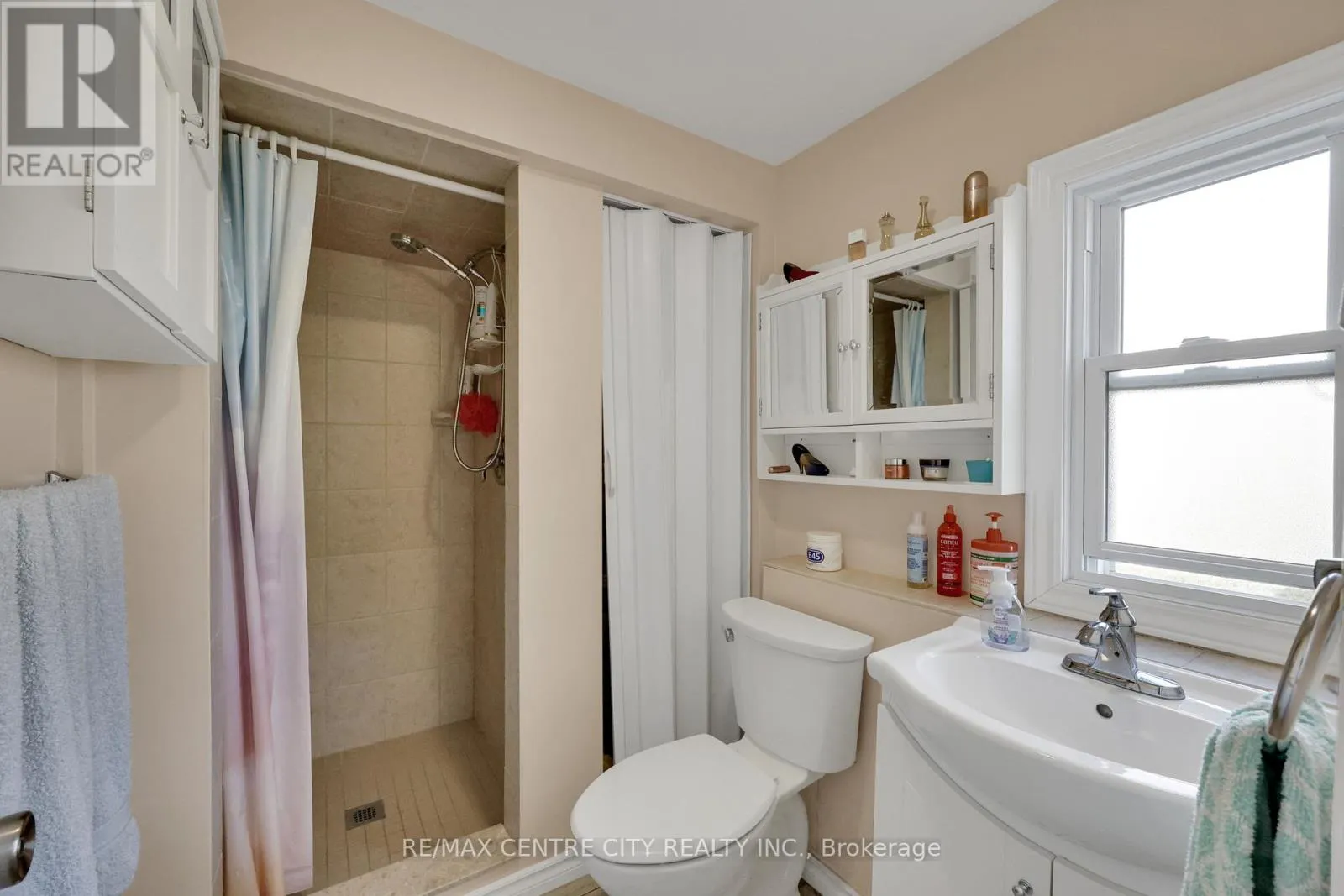 3143 COLIN STREET