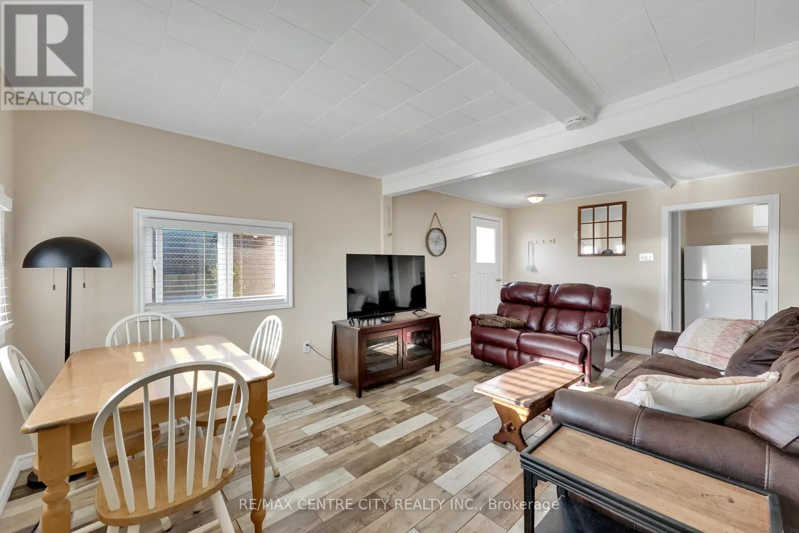 3143 COLIN STREET