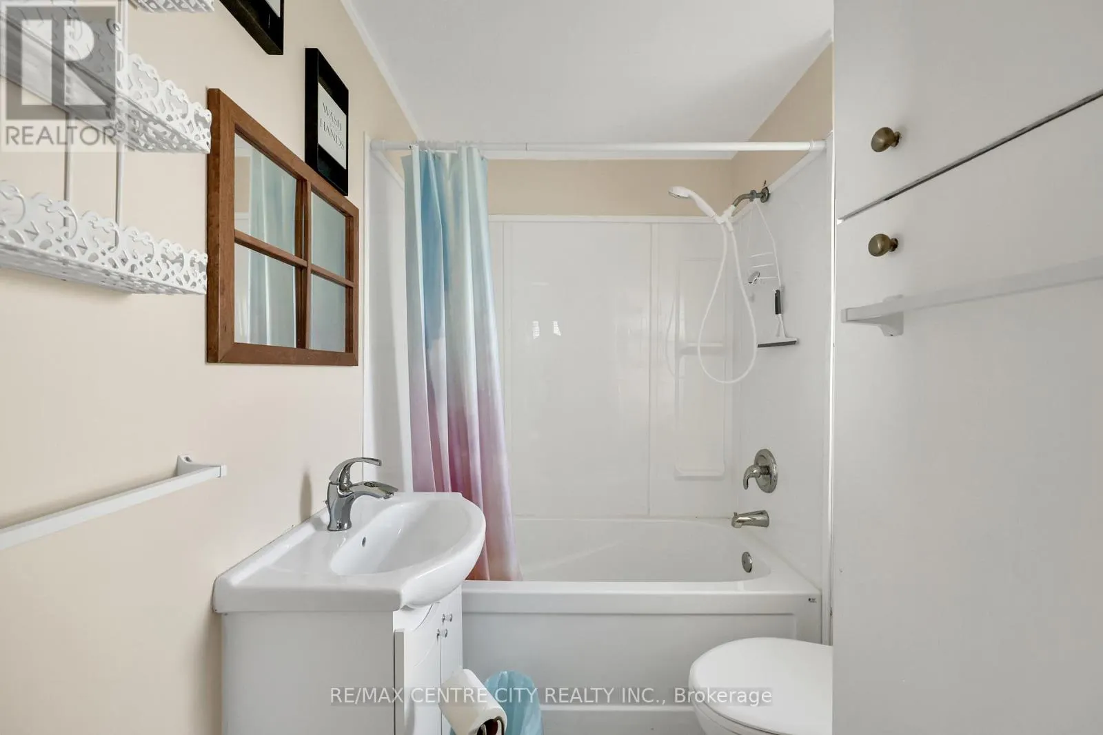 3143 COLIN STREET