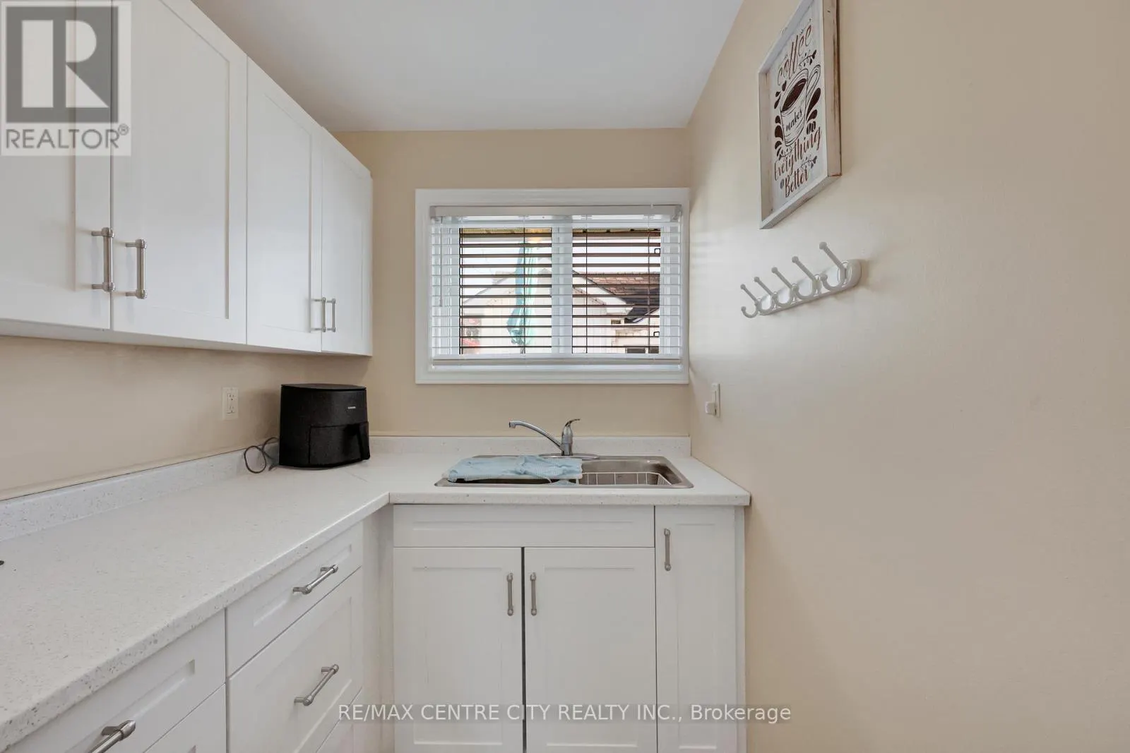 3143 COLIN STREET