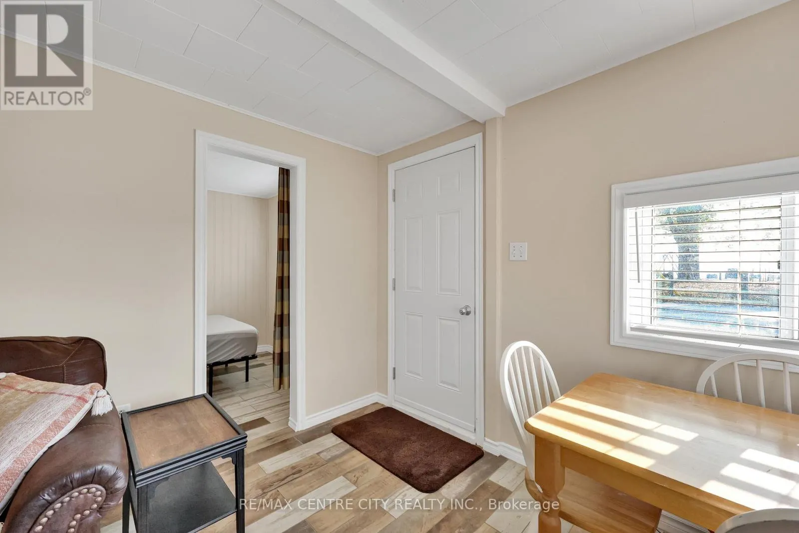 3143 COLIN STREET