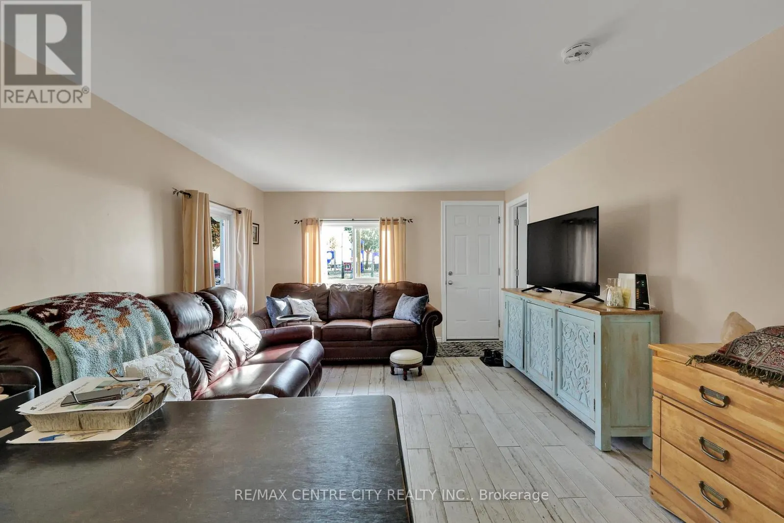 3143 COLIN STREET