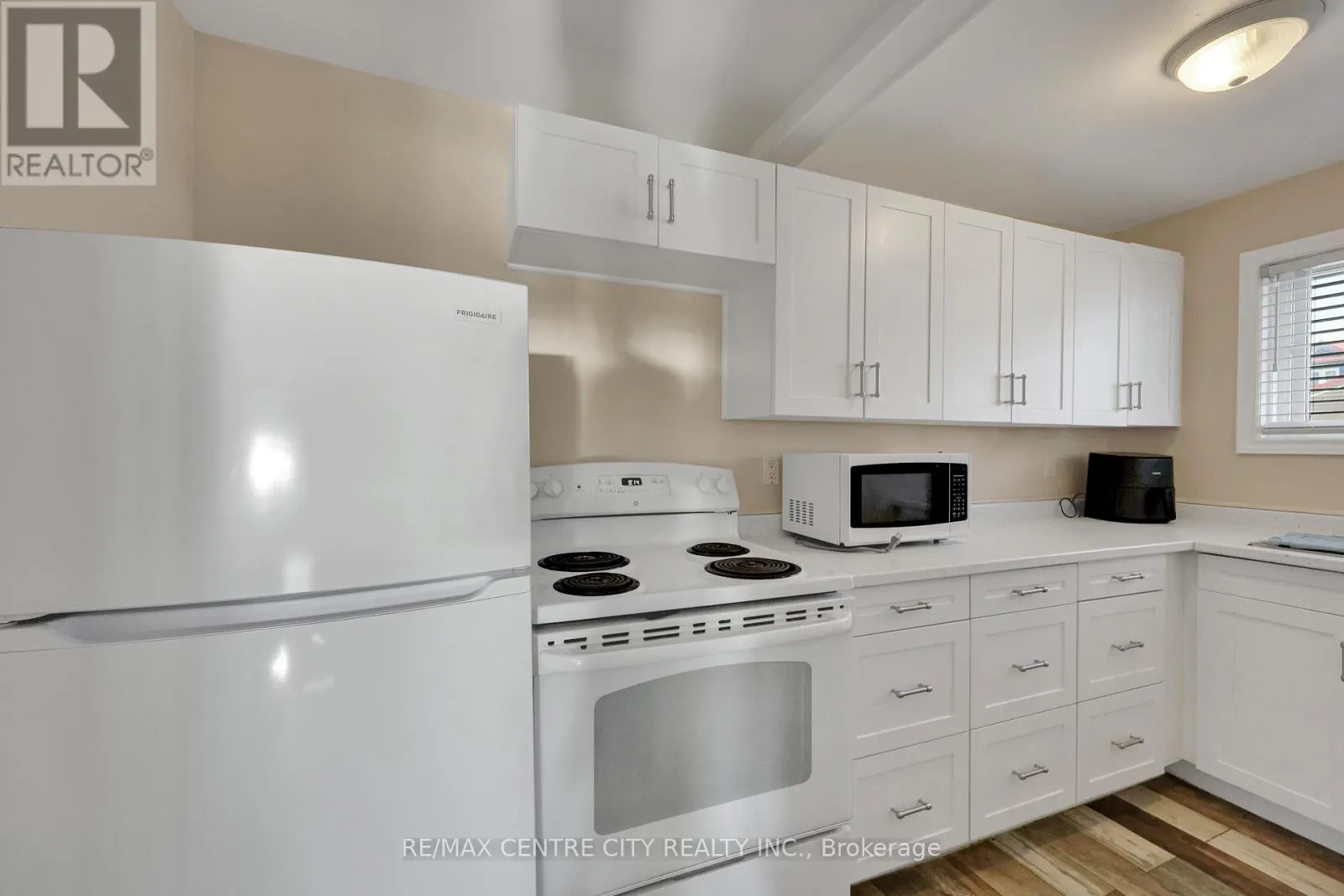 3143 COLIN STREET