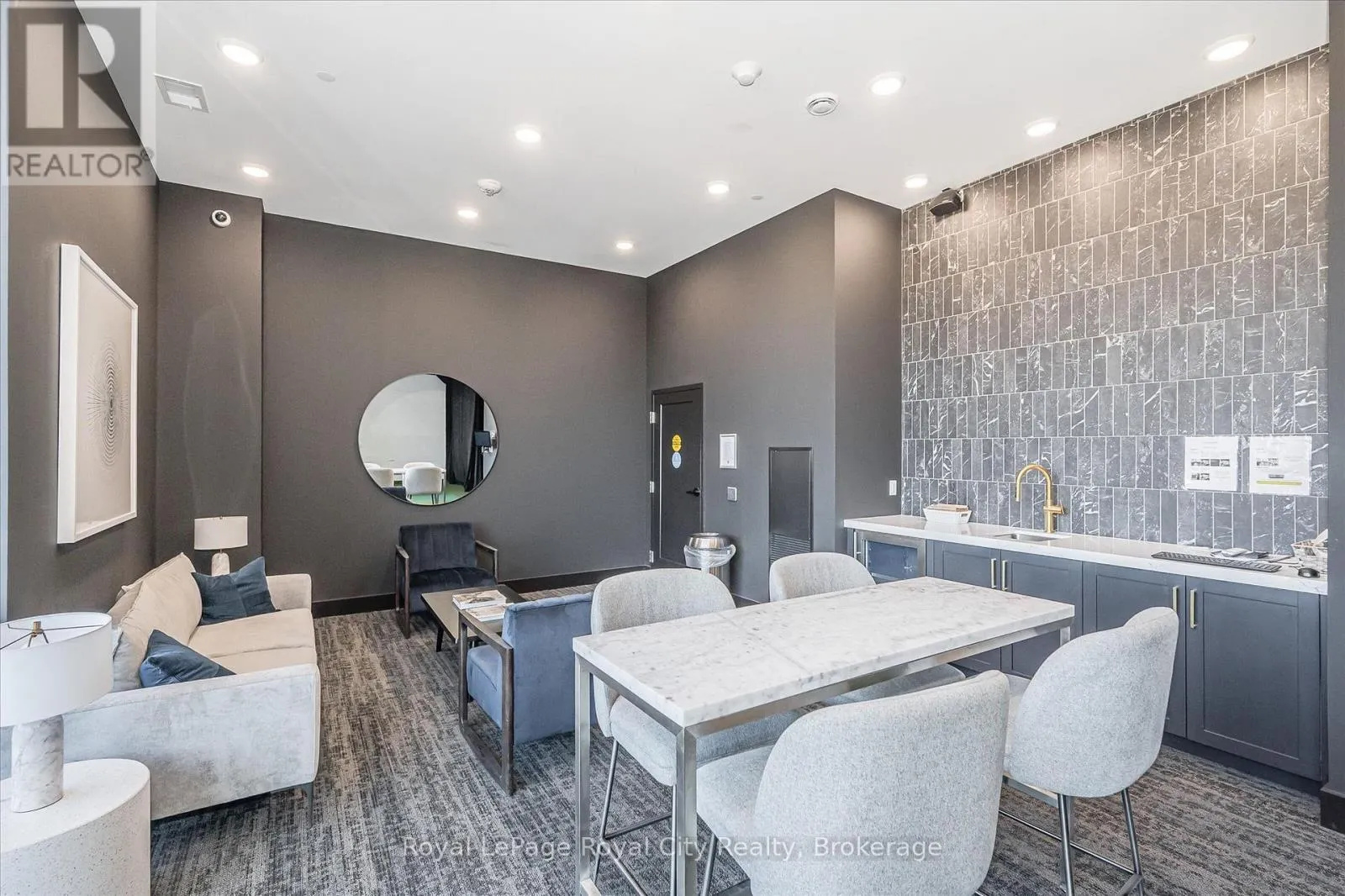 1007 - 71 WYNDHAM STREET S, #1007