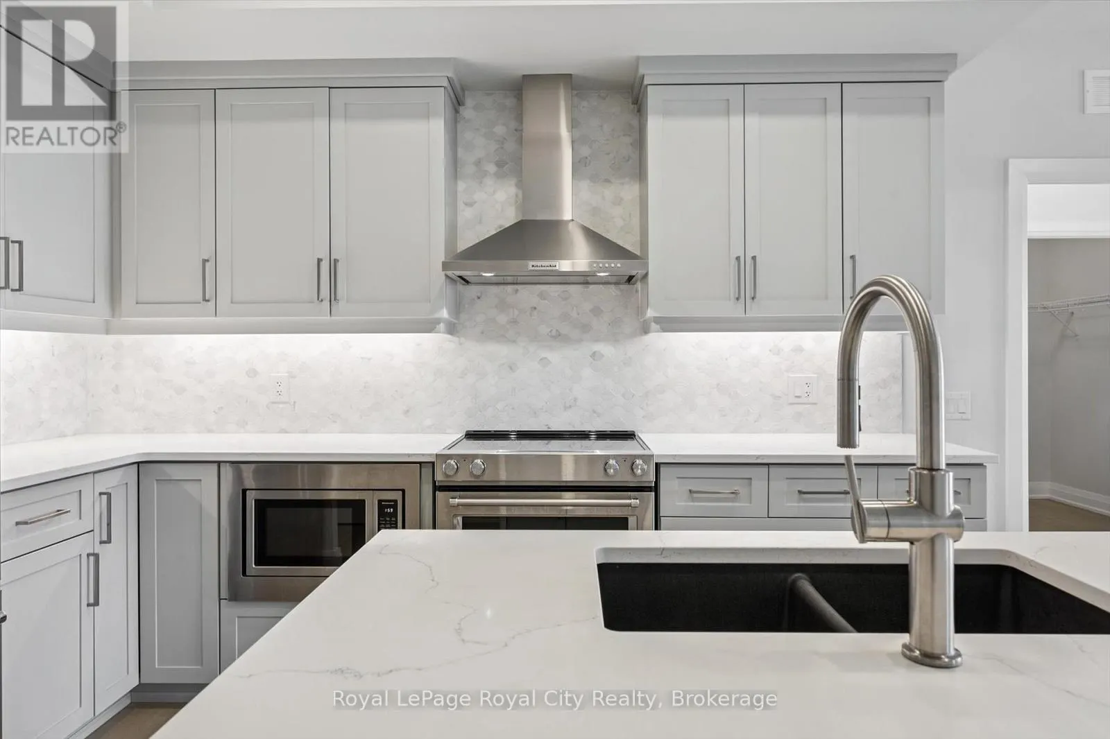1007 - 71 WYNDHAM STREET S, #1007