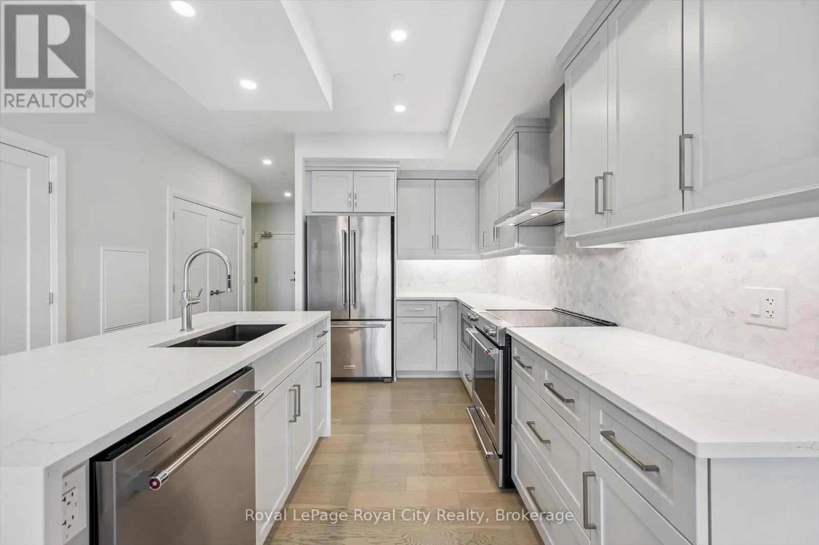 1007 - 71 WYNDHAM STREET S, #1007