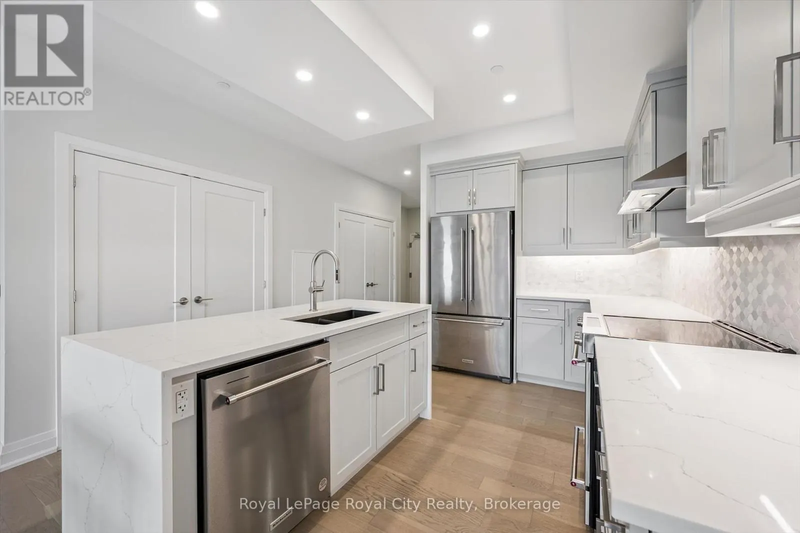 1007 - 71 WYNDHAM STREET S, #1007
