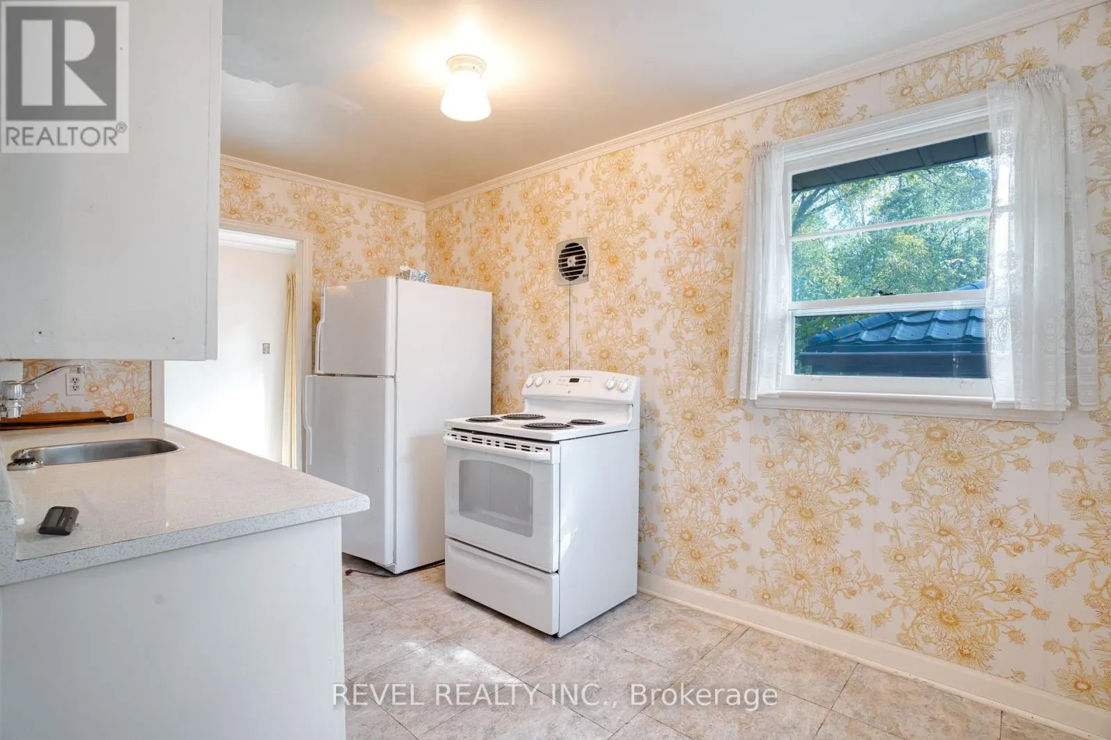 143 OAKSIDE STREET