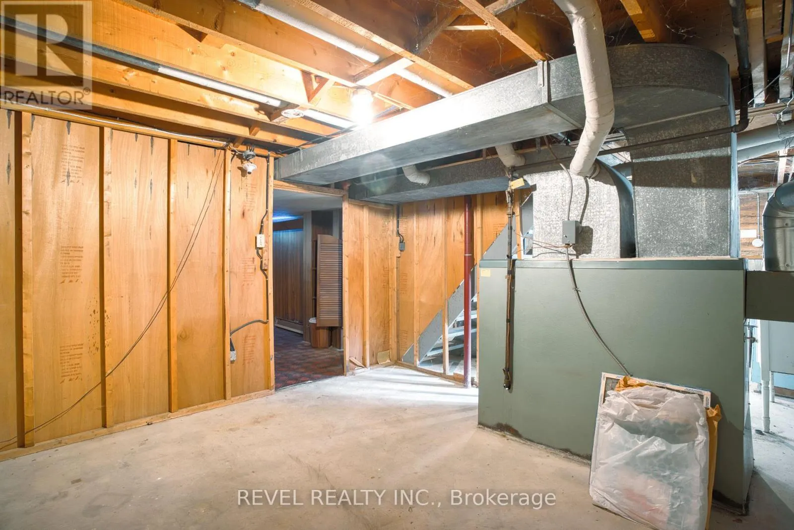 143 OAKSIDE STREET