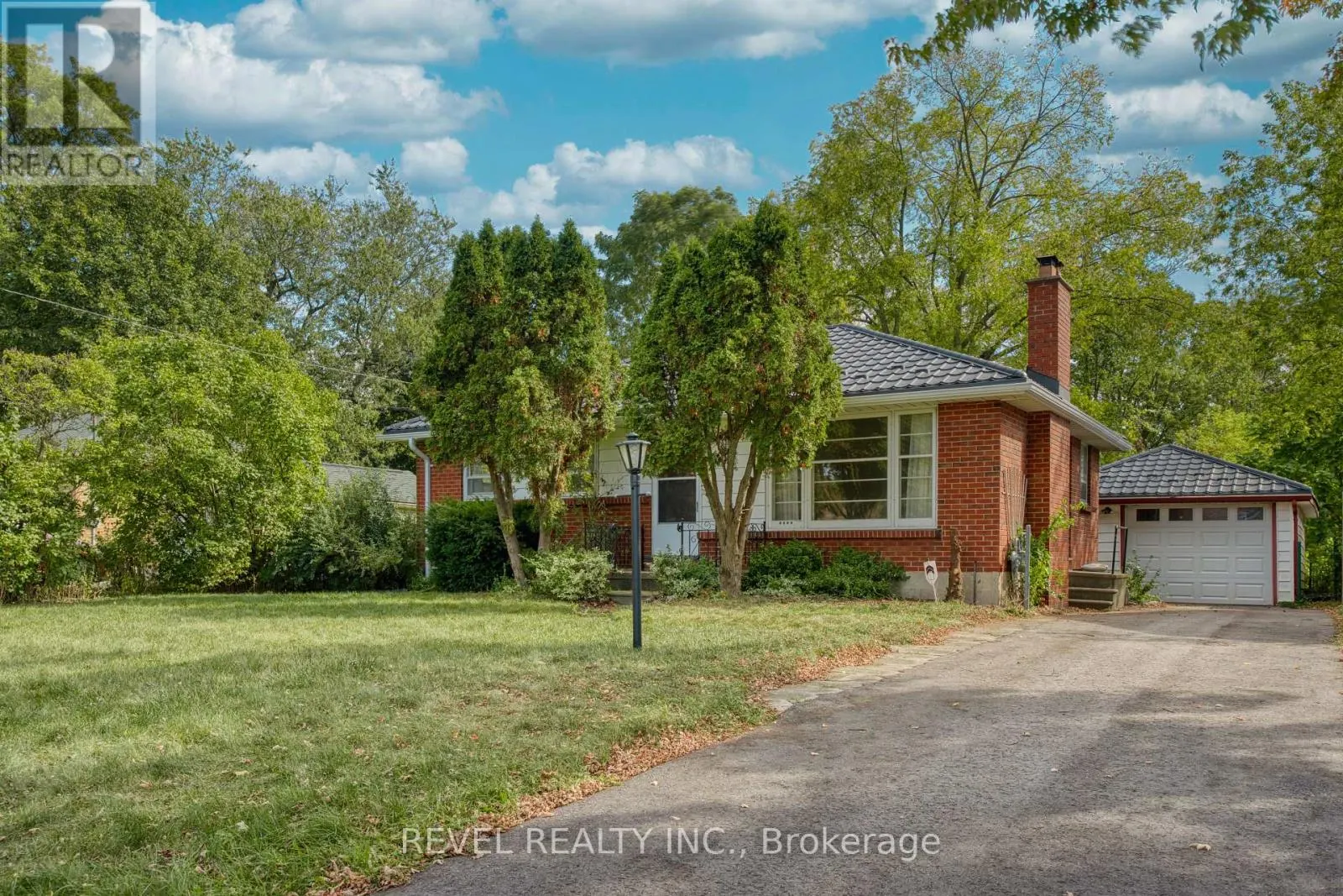 143 OAKSIDE STREET