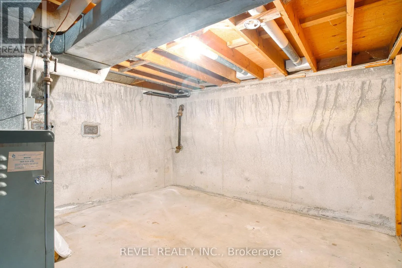 143 OAKSIDE STREET
