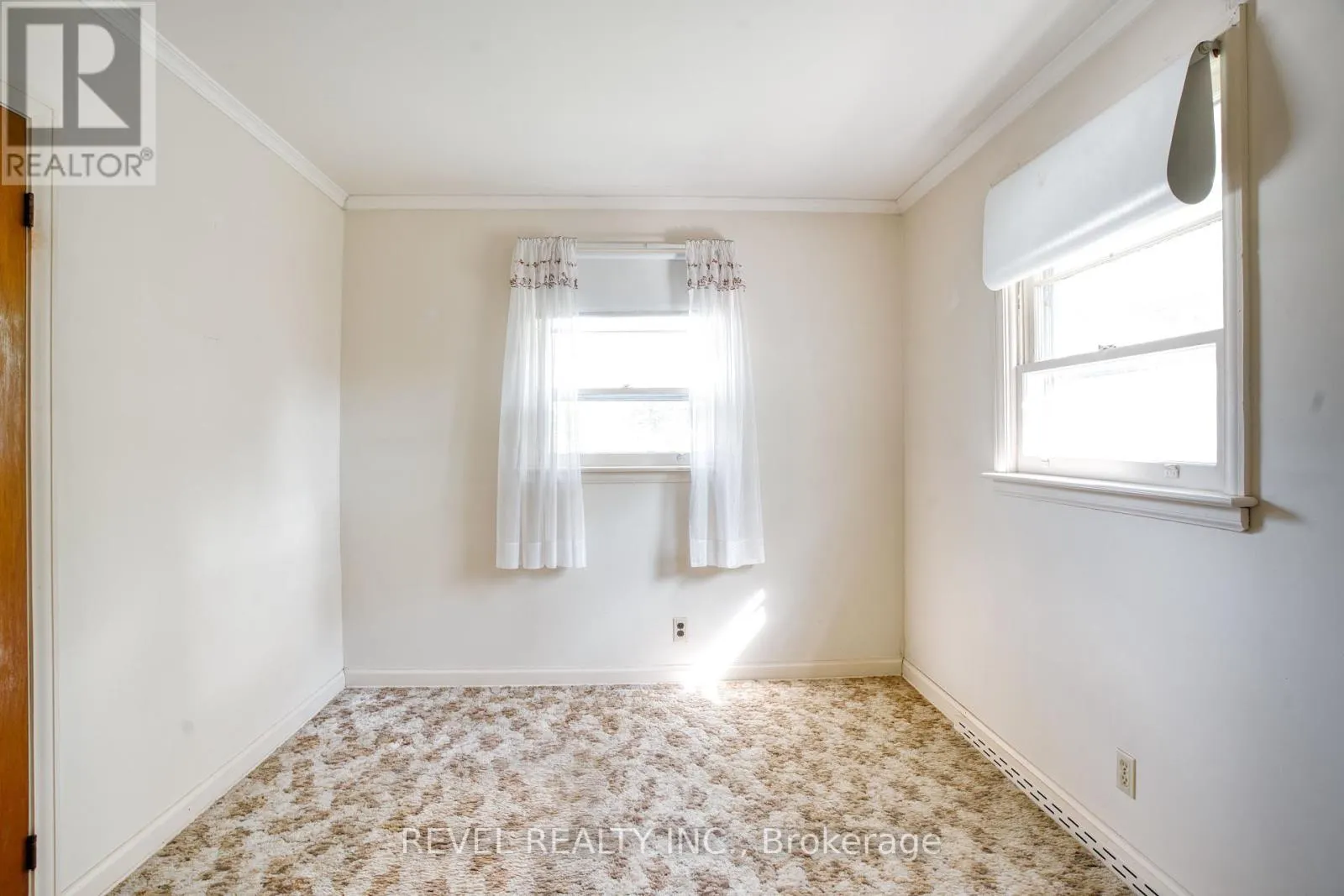 143 OAKSIDE STREET