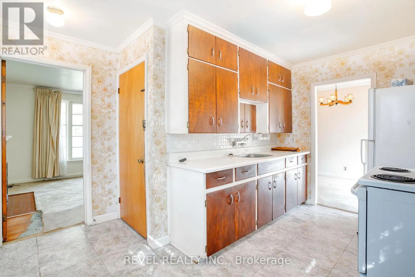 143 OAKSIDE STREET