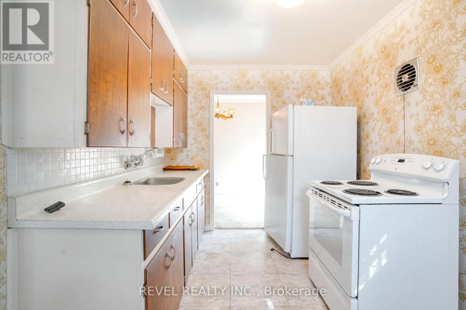 143 OAKSIDE STREET