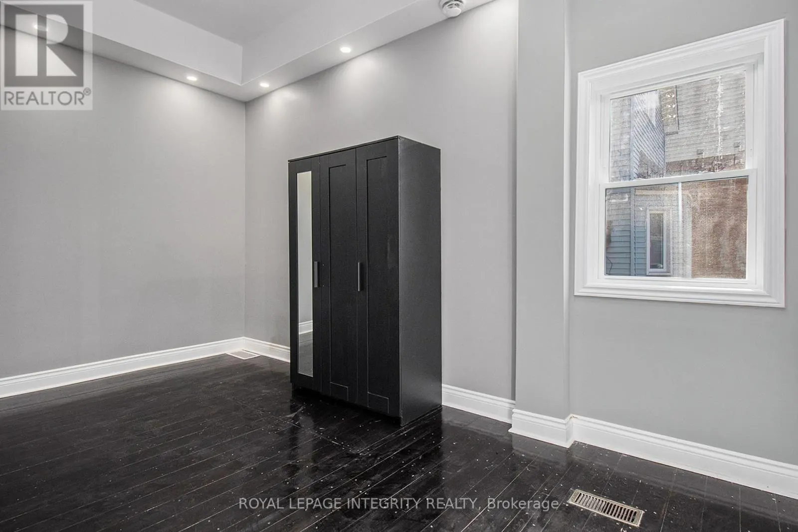 3 - 115 PERCY STREET