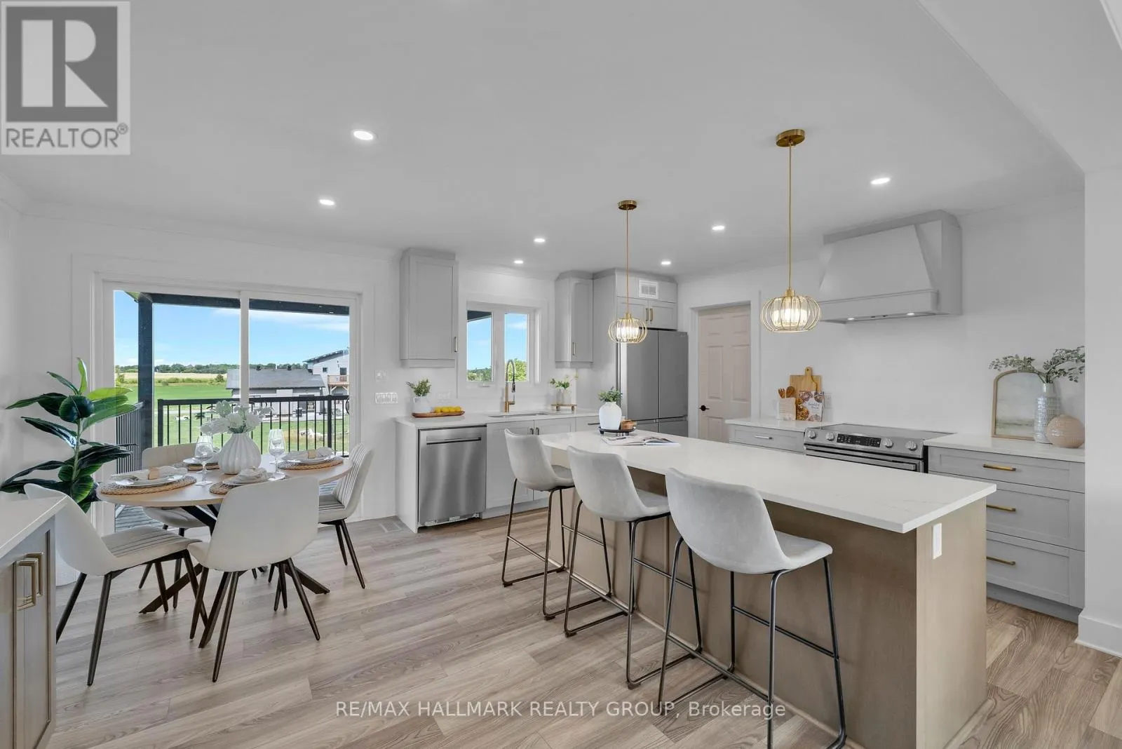 208 TRUDEAU CRESCENT