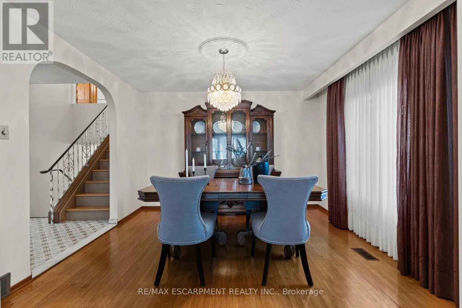 48 VILLAGE DRIVE