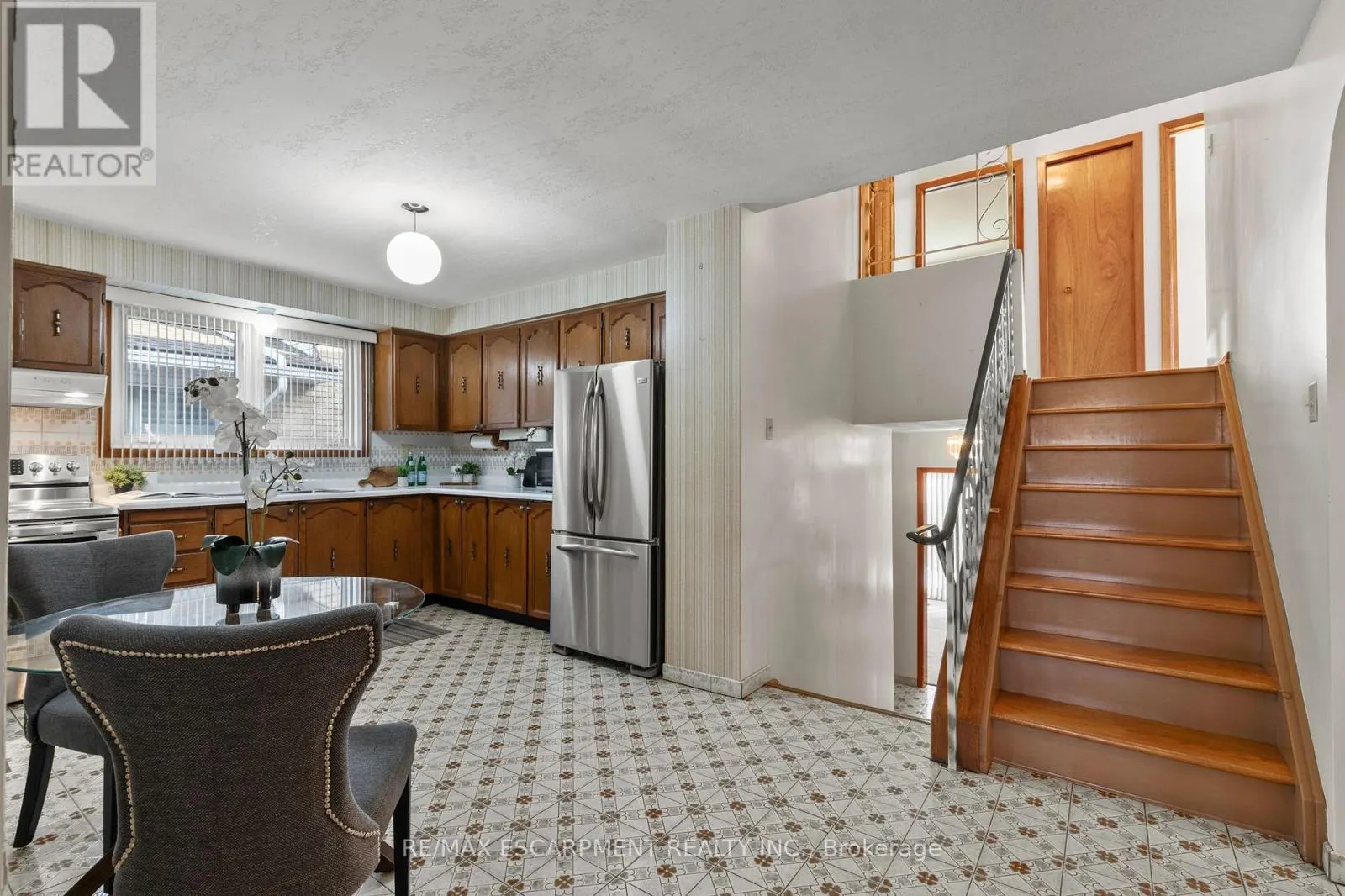 48 VILLAGE DRIVE