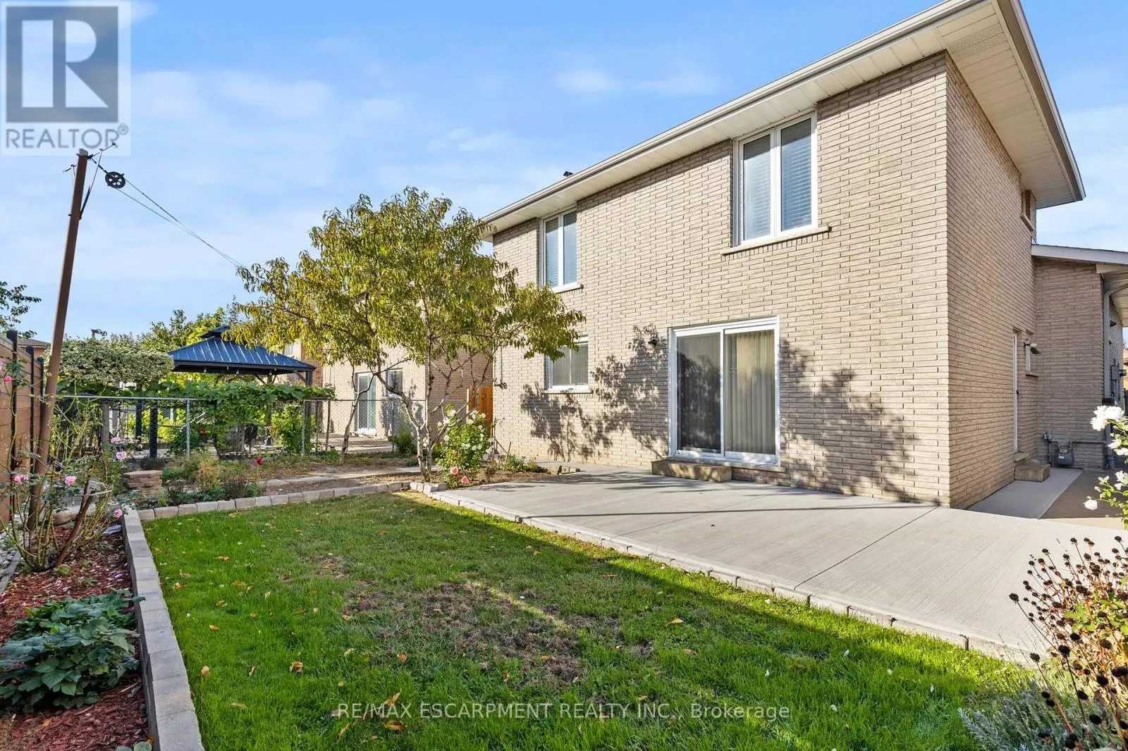 48 VILLAGE DRIVE