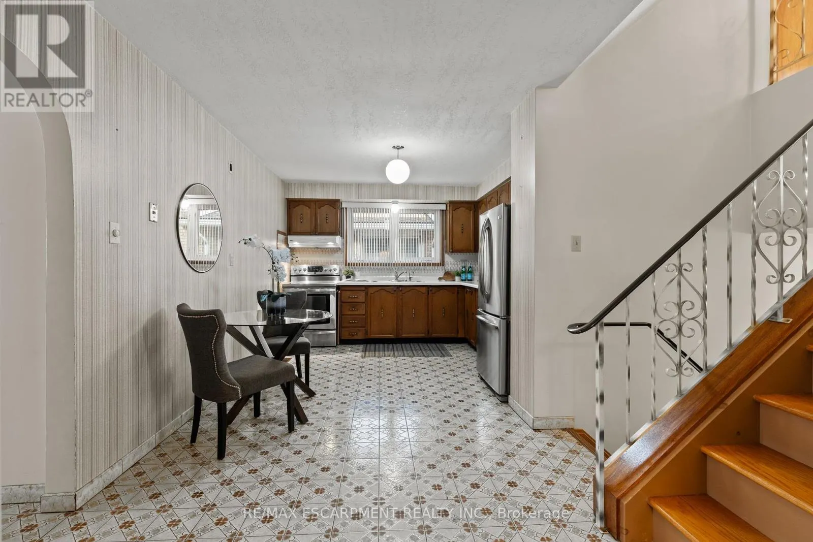 48 VILLAGE DRIVE