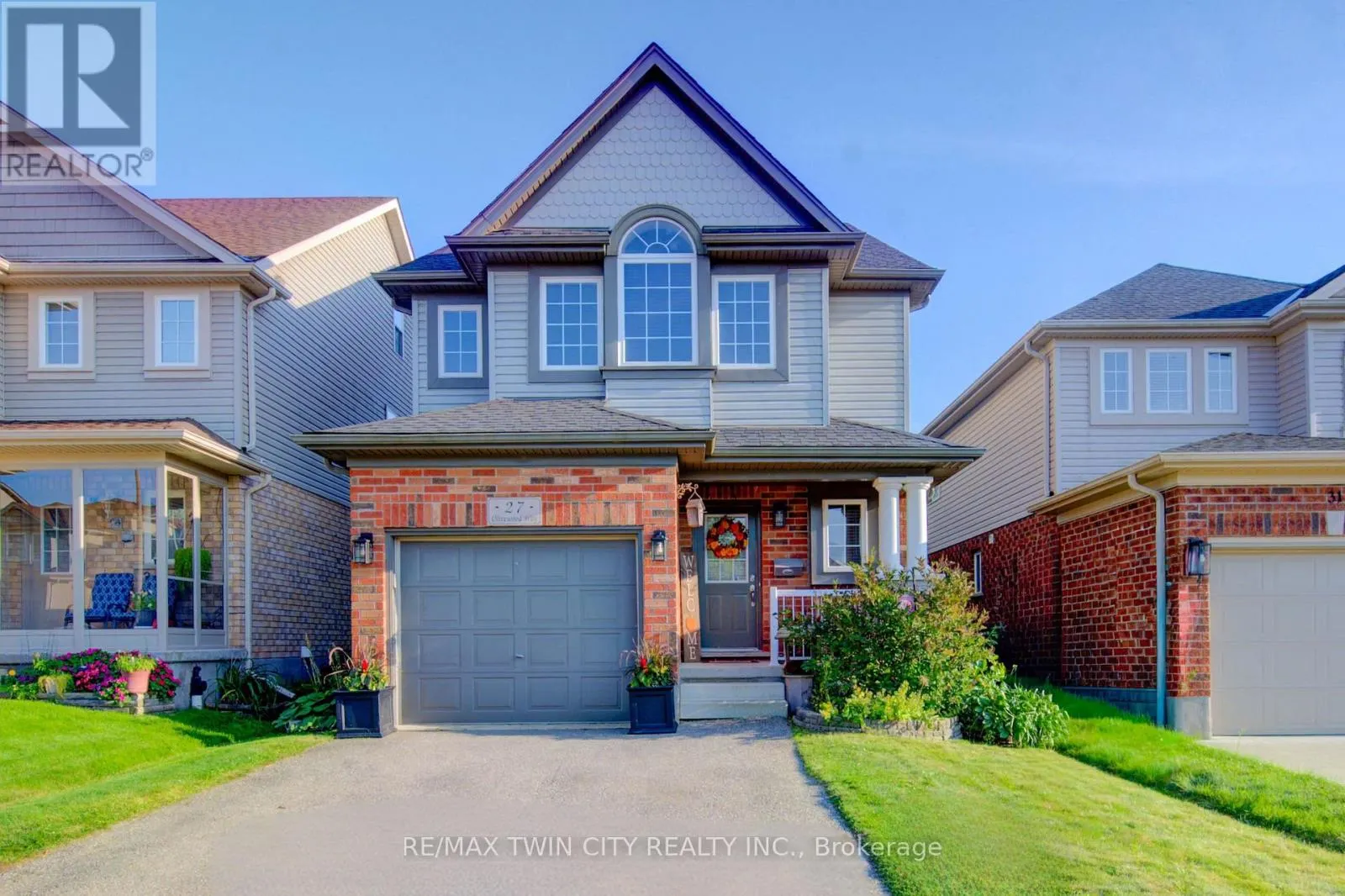 27 OLIVEWOOD WAY