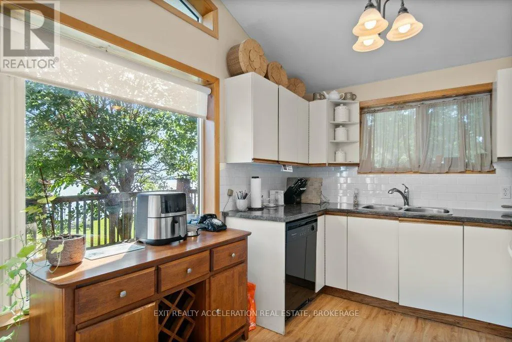 122 BAYVIEW DRIVE