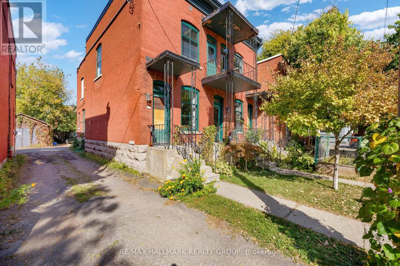 111 GUIGUES AVENUE