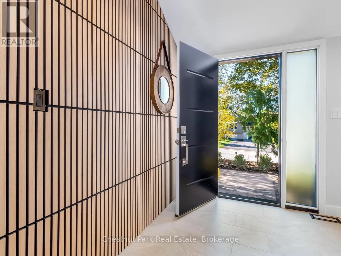 9 ARMSTRONG CRESCENT