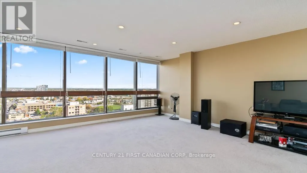 2207 - 389 DUNDAS STREET, #2207