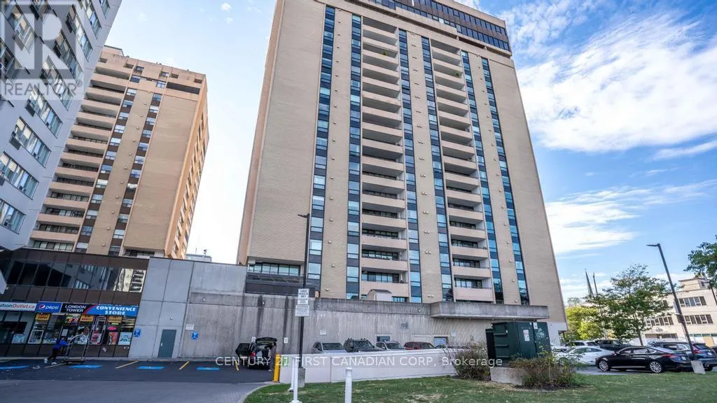 2207 - 389 DUNDAS STREET, #2207