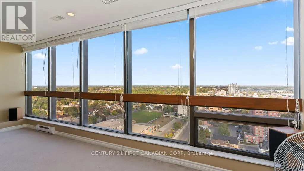 2207 - 389 DUNDAS STREET, #2207