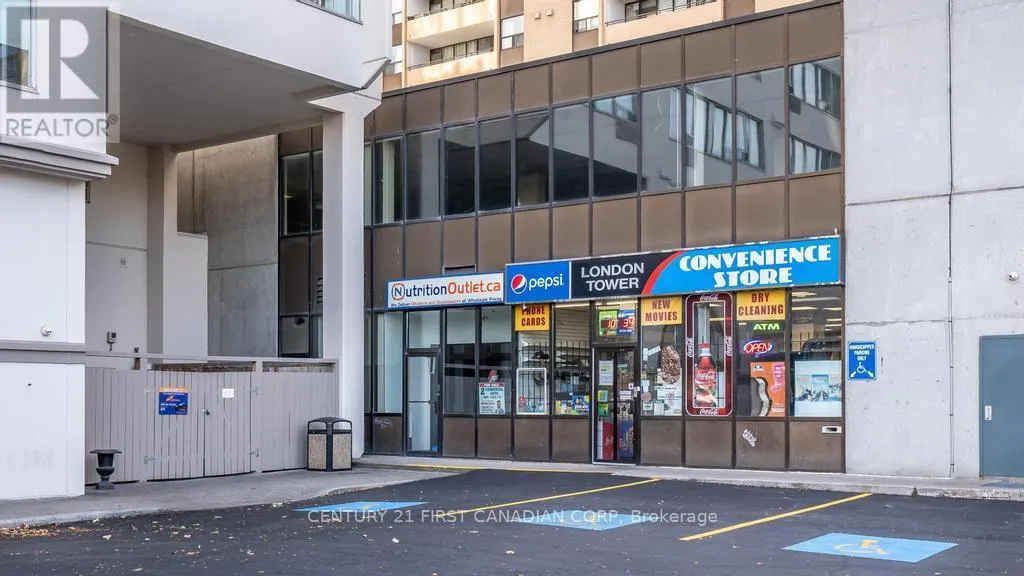 2207 - 389 DUNDAS STREET, #2207