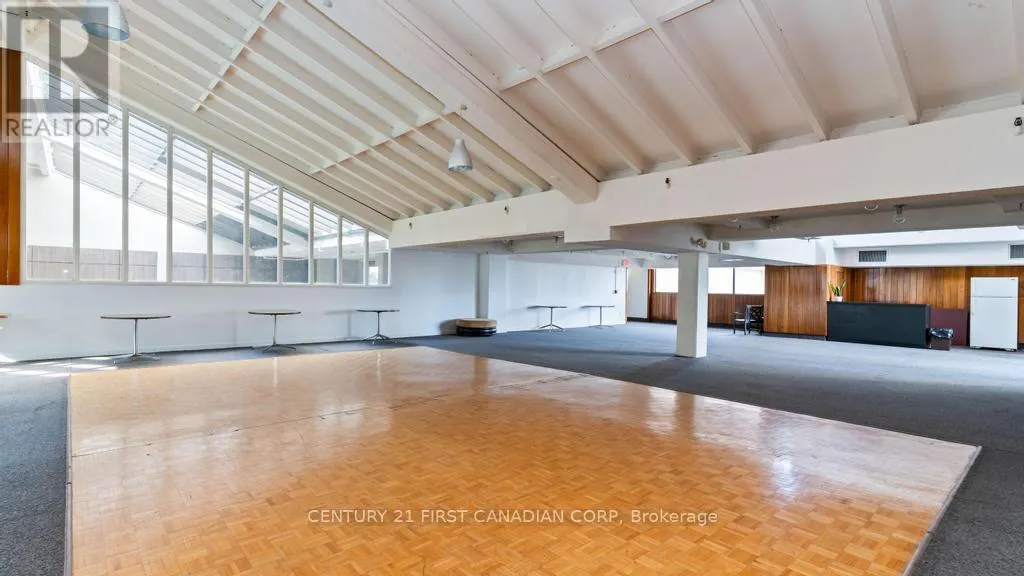 2207 - 389 DUNDAS STREET, #2207